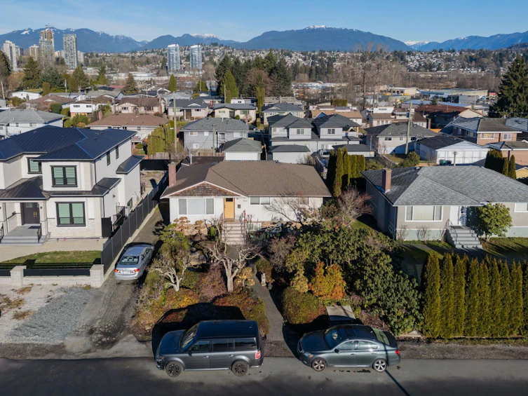 5745 Laurel Street, Burnaby, BC, V5G 1N4 - 12