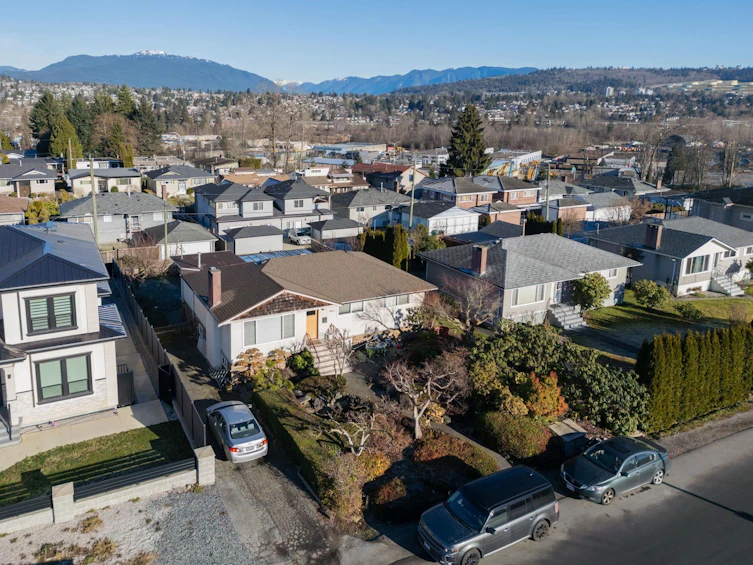 5745 Laurel Street, Burnaby, BC, V5G 1N4 - 13