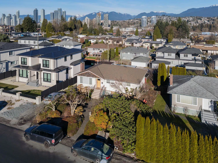 5745 Laurel Street, Burnaby, BC, V5G 1N4 - 15
