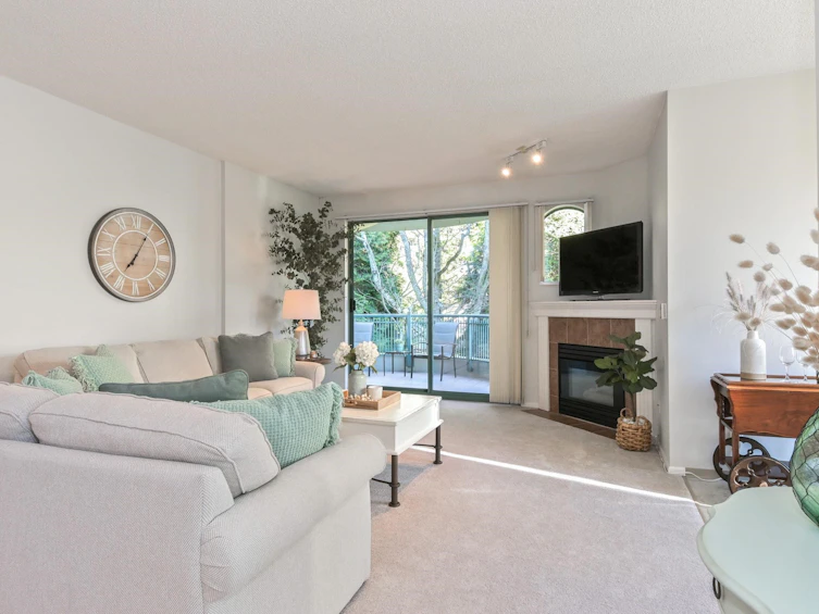 207-1745 Martin Drive, Surrey, BC, V4A 9T5 - 4