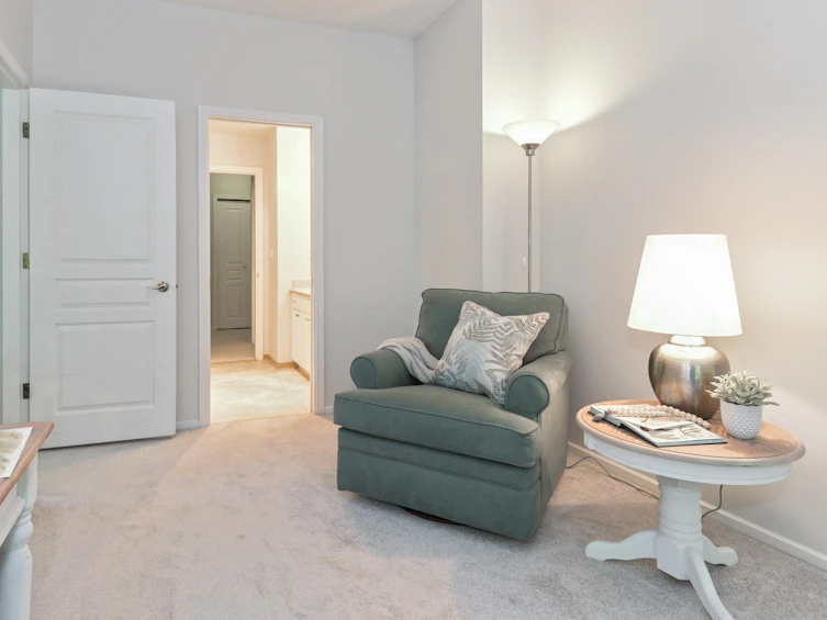 207-1745 Martin Drive, Surrey, BC, V4A 9T5 - 14