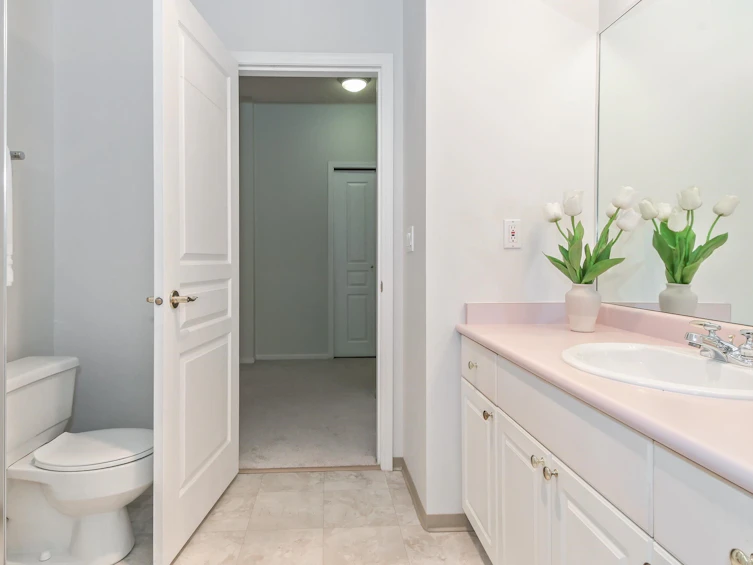207-1745 Martin Drive, Surrey, BC, V4A 9T5 - 15