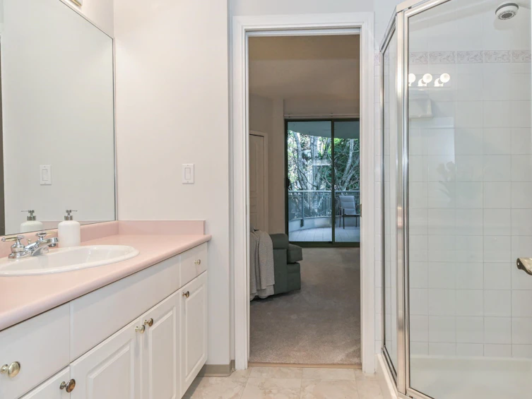 207-1745 Martin Drive, Surrey, BC, V4A 9T5 - 16