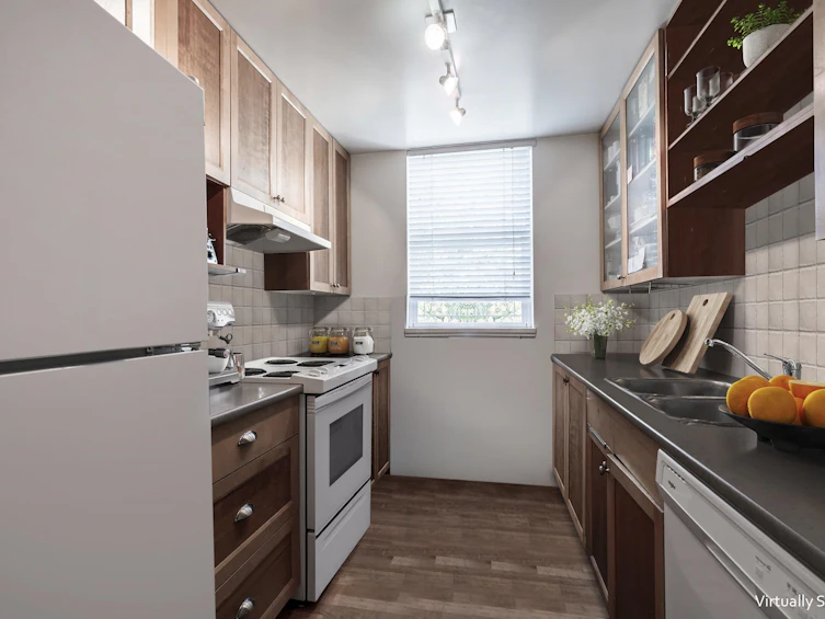 202-15350 16a Avenue, Surrey, BC, V4A 1S9 - 6