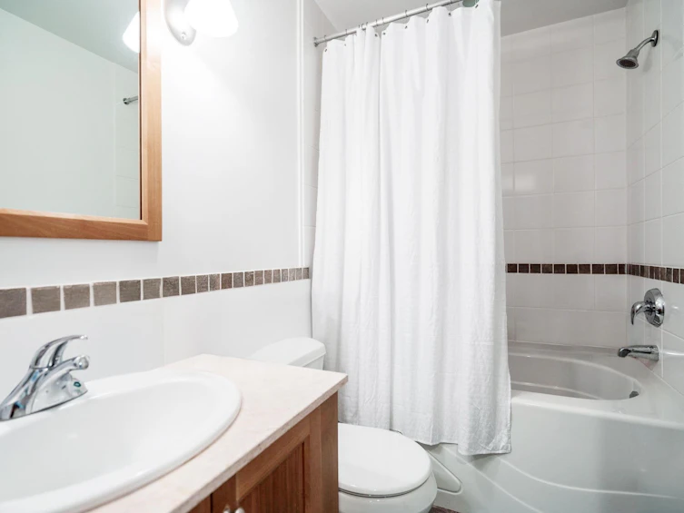 202-15350 16a Avenue, Surrey, BC, V4A 1S9 - 10