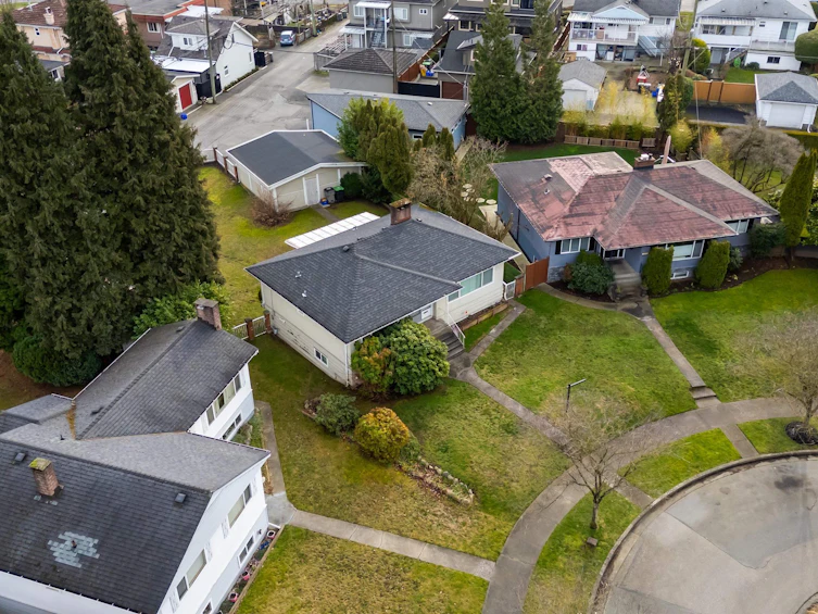 3692 E 24 Avenue, Vancouver, BC, V5R 1H1 - 3