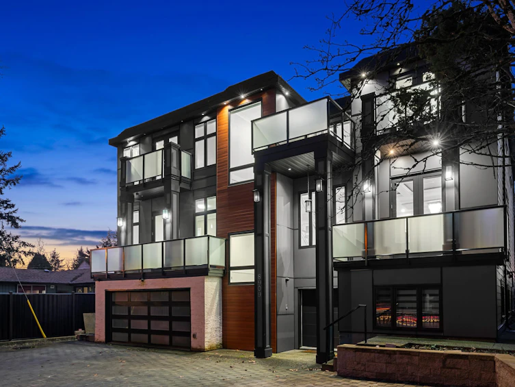 8909 128 Street, Surrey, BC, V3V 5M6