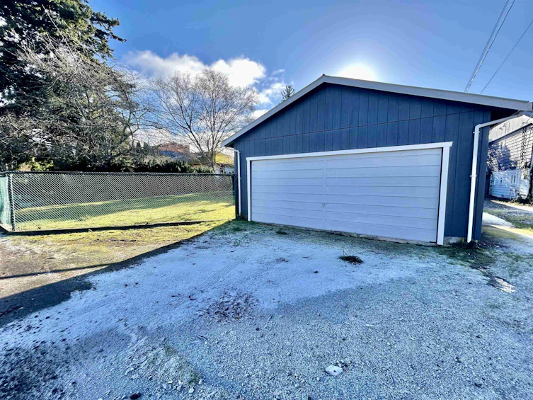 5690 Mermaid Street, Sechelt, BC, V0N 3A3 - 2
