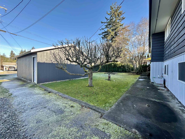 5690 Mermaid Street, Sechelt, BC, V0N 3A3 - 3