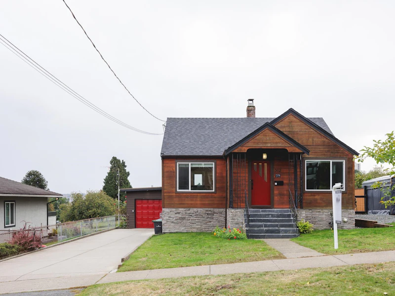 362 Alberta Street, New Westminster BC V3L 3J5