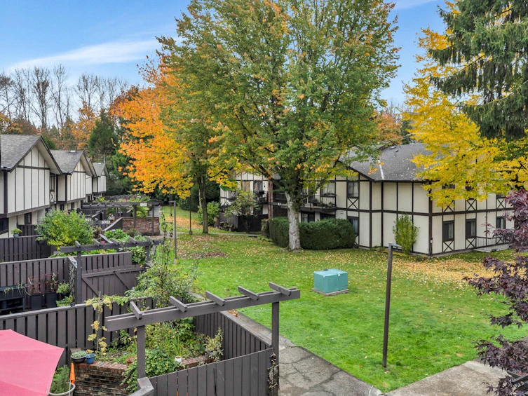 8969 Horne Street, Burnaby, BC, V3N 4J8 - 2