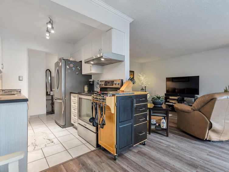 8969 Horne Street, Burnaby, BC, V3N 4J8 - 11