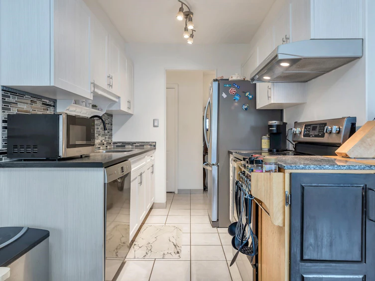 8969 Horne Street, Burnaby, BC, V3N 4J8 - 12