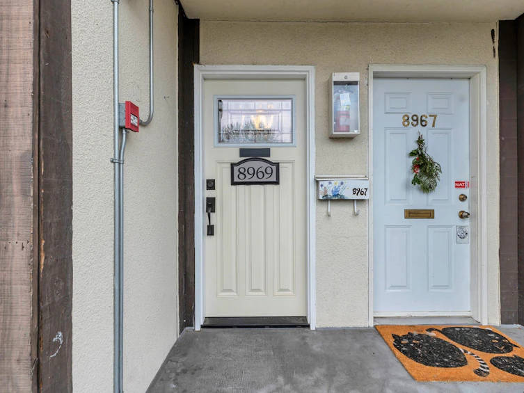 8969 Horne Street, Burnaby, BC, V3N 4J8 - 35