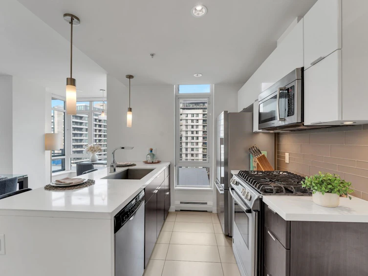 802-1775 Quebec Street, Vancouver, BC, V5T 0E3 - 2