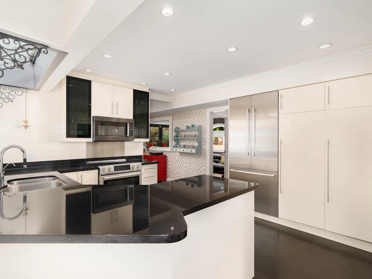 5747 Telegraph Trail, West Vancouver, BC, V7W 1R3 - 10