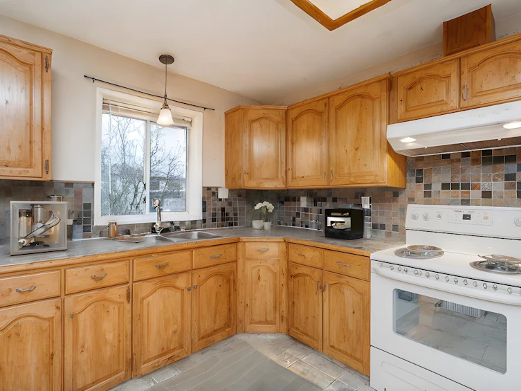 14096 89a Avenue, Surrey, BC, V3V 7T4 - 6