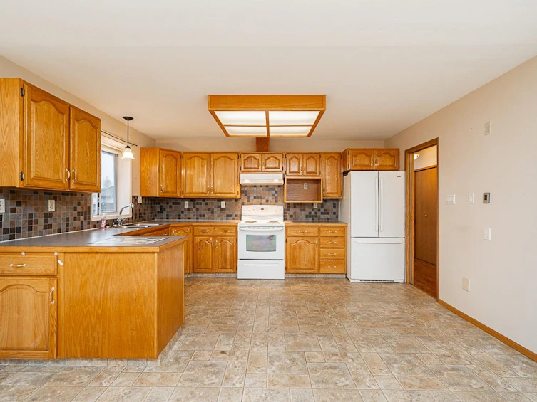 14096 89a Avenue, Surrey, BC, V3V 7T4 - 21