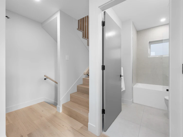 1-3565 Triumph Street, Vancouver, BC, V5K 1V2 - 26