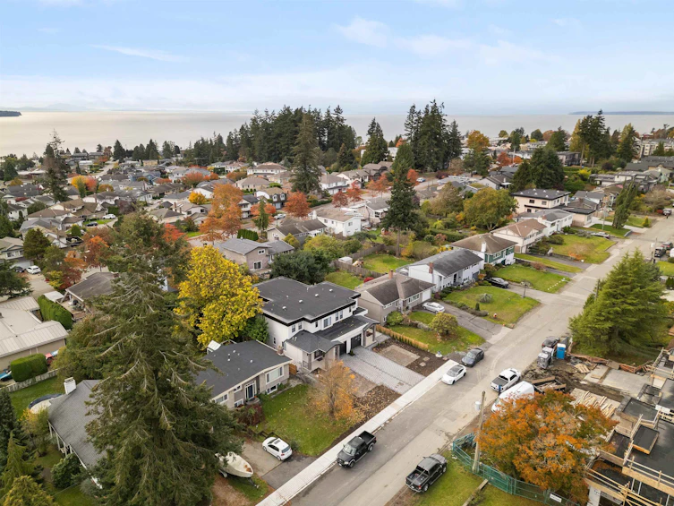 15570A Oxenham Avenue, Surrey, BC, V4B 2J3 - 37