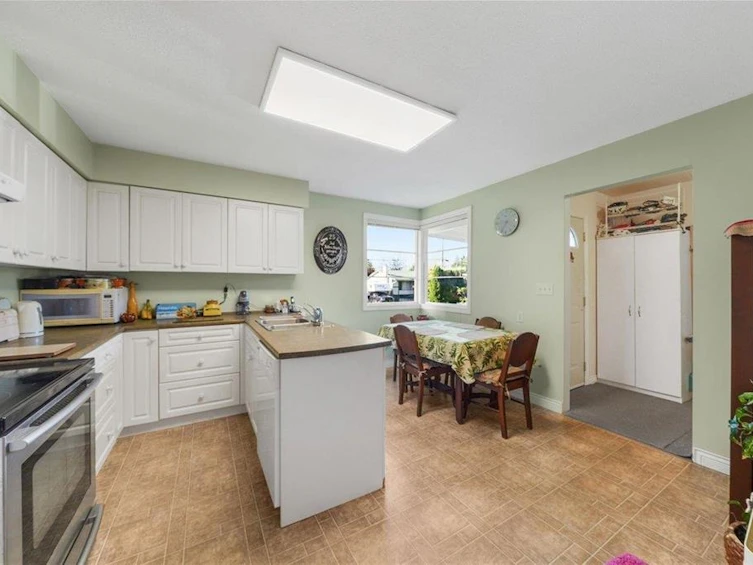 31951 Hillcrest Avenue, Mission, BC, V2V 1K8 - 10