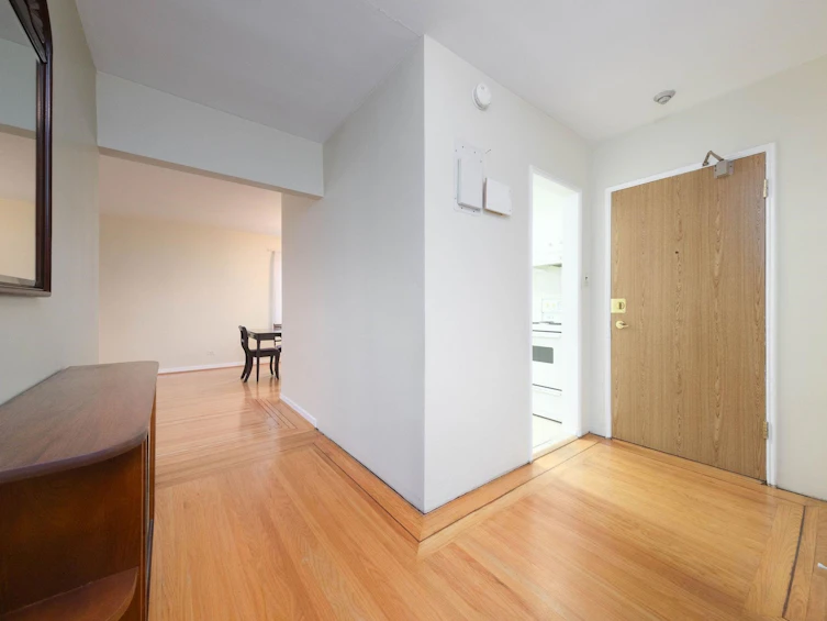 203-1878 Robson Street, Vancouver, BC, V6G 1E3 - 3