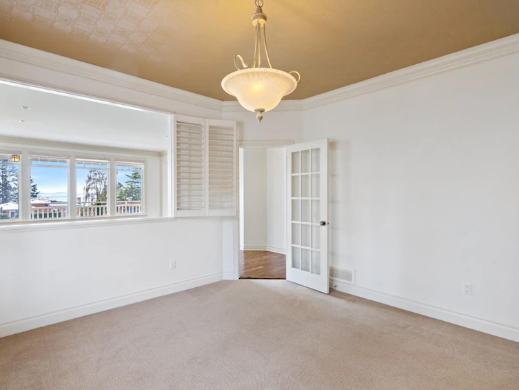 14008 Marine Drive, Surrey, BC, V4B 1A7 - 14
