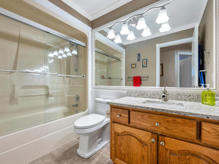 19081 63 Avenue, Surrey, BC, V3S 8G7 - 18