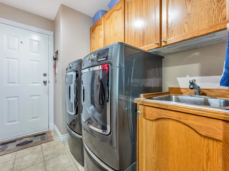 19081 63 Avenue, Surrey, BC, V3S 8G7 - 23