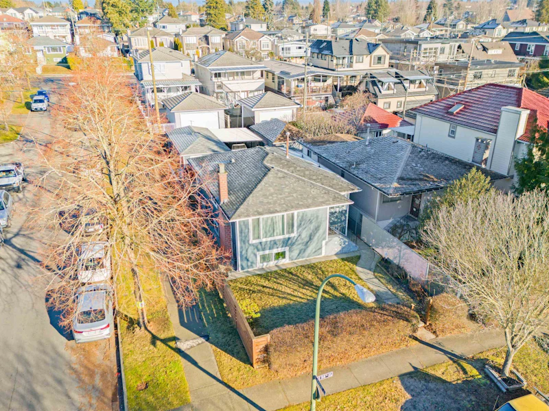 1005 E 58th Avenue, Vancouver BC V5X 1W8