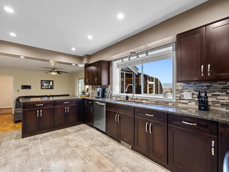 36098 Southridge Place, Abbotsford, BC, V3G 1E2 - 6