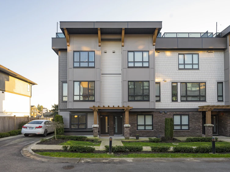 19-19670 55a Avenue, Langley, BC, V3A 0M1