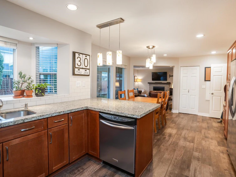 6240 49 Avenue, Delta, BC, V4K 4S5 - 10