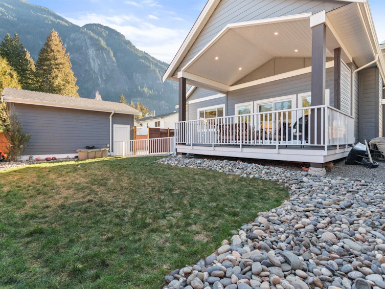 63711 Rosewood Avenue, Hope, BC, V0X 1L2 - 37