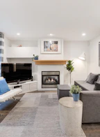 10 1073 Lynn Valley Road