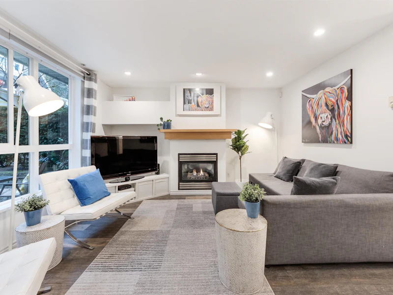 10 - 1073 Lynn Valley Road, North Vancouver BC V7J 1Z6