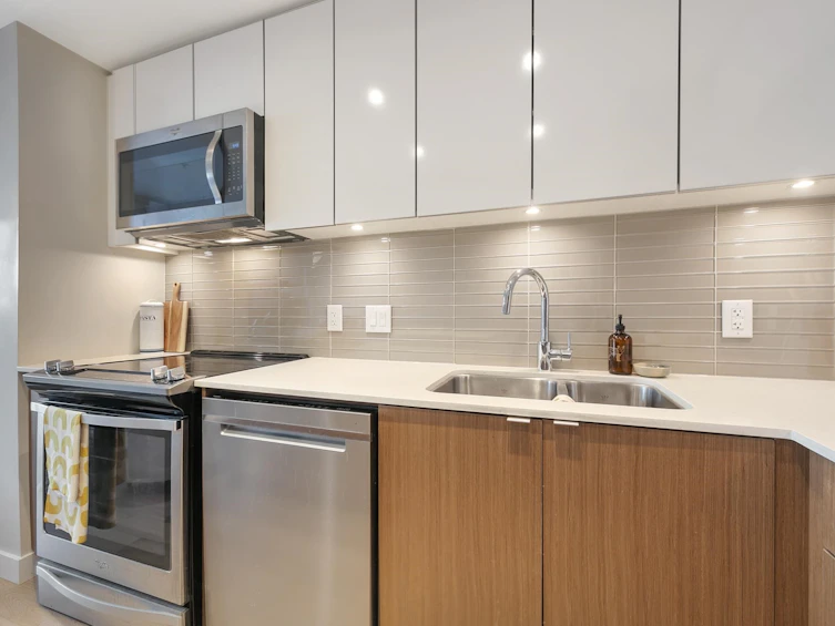 205-688 E 19th Avenue, Vancouver, BC, V5V 1K2 - 7