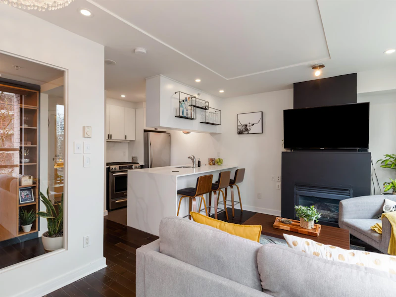 306 - 1003 Burnaby Street, Vancouver BC V6E 4R7