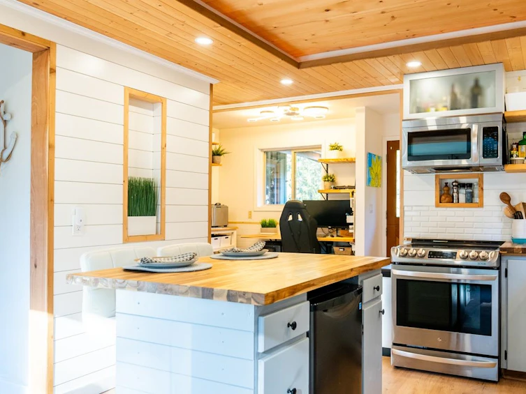 3722 Bosun Way, Pender Island, BC, V0N 2M0 - 15