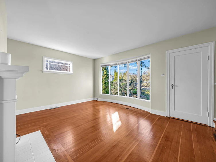 353 E 8th Street, North Vancouver, BC, V7L 1Z2 - 2