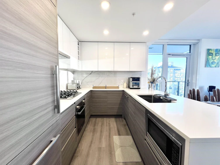 1402-823 Carnarvon Street, New Westminster, BC, V3M 1E9 - 3