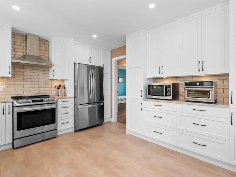 8562 Broadway Street, Chilliwack, BC, V2P 5V5 - 6