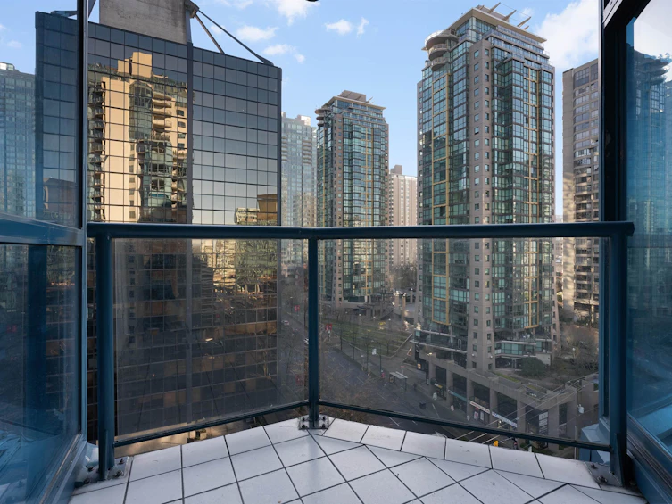 1004-1415 W Georgia Street, Vancouver, BC, V6G 3C8 - 11