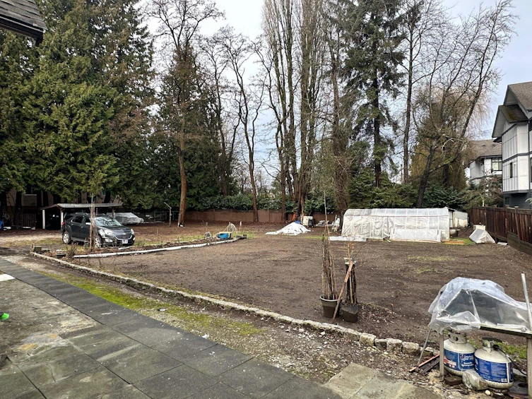5070 Canada Way, Burnaby, BC, V5E 3N2 - 2