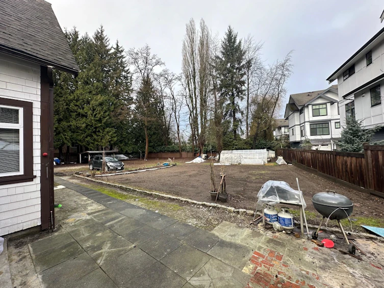 5070 Canada Way, Burnaby, BC, V5E 3N2 - 3
