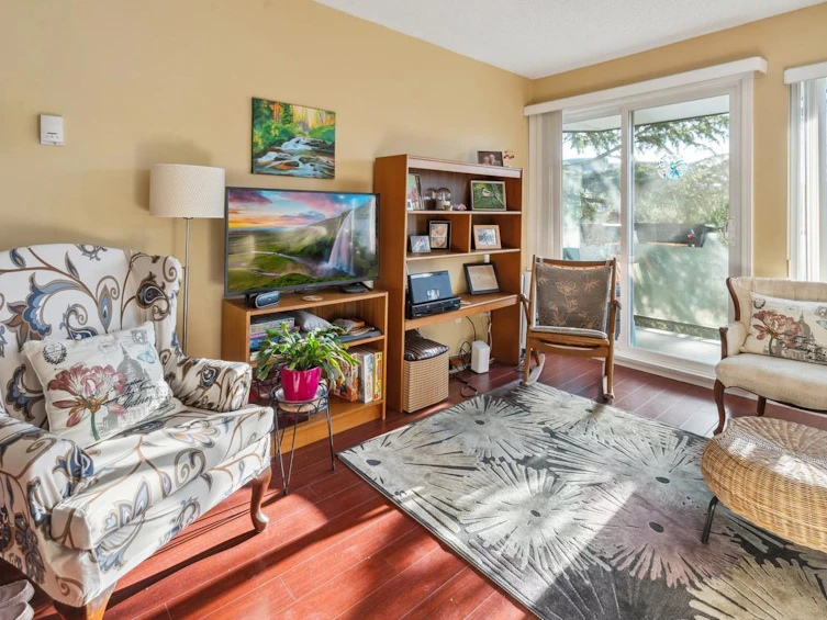 319-1850 E Southmere Crescent, Surrey, BC, V4A 6Y6 - 11