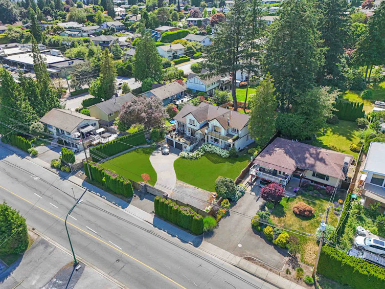 527 N Dollarton Highway, North Vancouver, BC, V7G 1N3 - 2