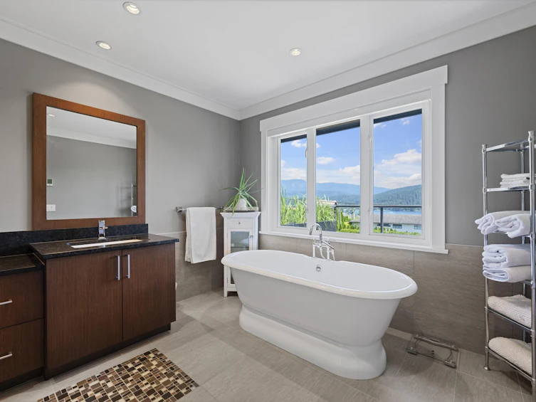 527 N Dollarton Highway, North Vancouver, BC, V7G 1N3 - 26