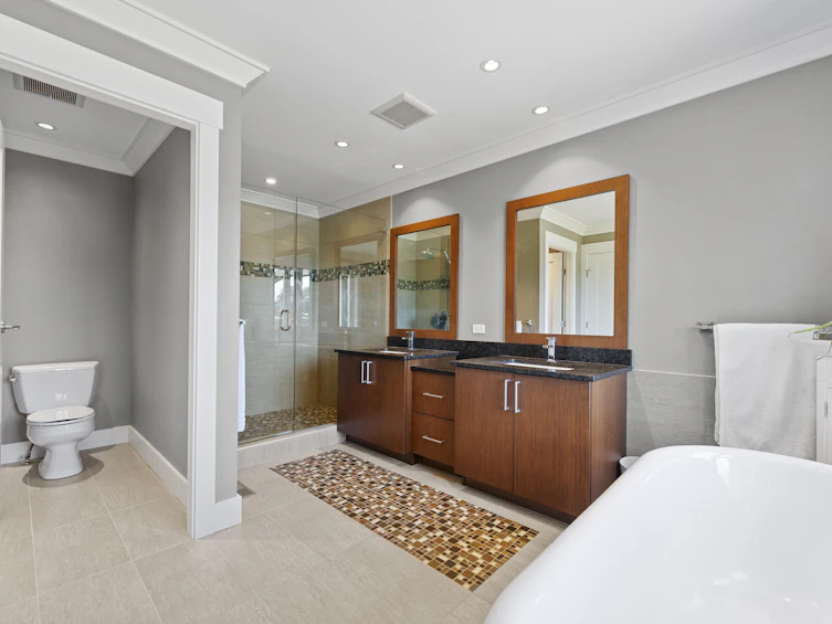 527 N Dollarton Highway, North Vancouver, BC, V7G 1N3 - 27
