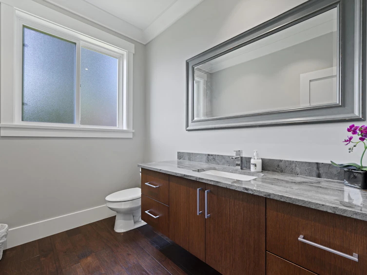 527 N Dollarton Highway, North Vancouver, BC, V7G 1N3 - 31